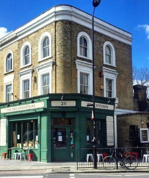 Stylish New Listing! Free Parking, Trendy Location Apartment London Exterior photo